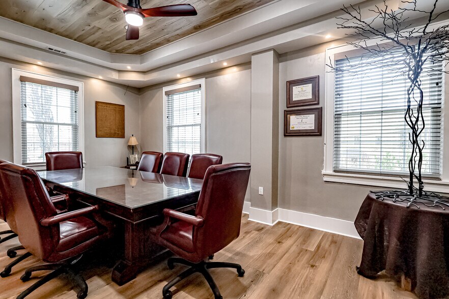 More Photos Of 111 W Washington Ave, Covington Medical For Sale