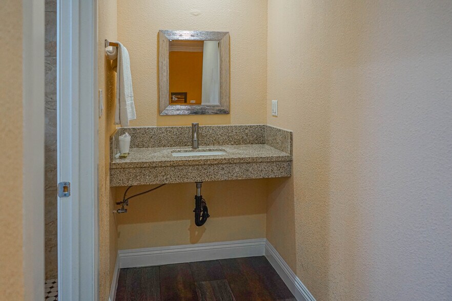 More Photos Of 4027 W Century Blvd, Inglewood Hotel For Sale