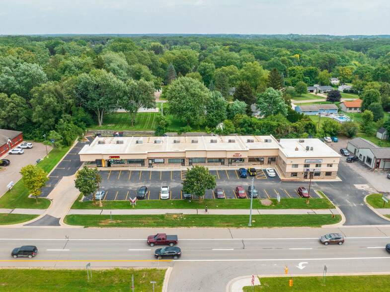 Primary Photo Of 2643-2661 S Lapeer Rd, Lake Orion General Retail For Sale