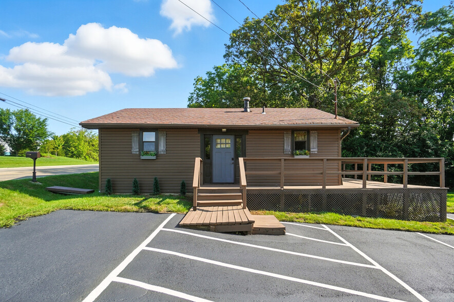 Primary Photo Of 7826 Columbia Rd, Maineville Office For Sale