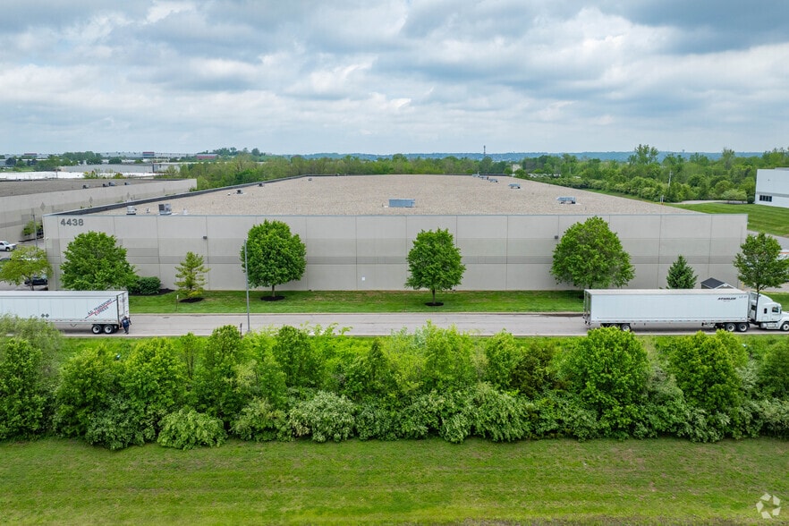 More Photos Of 4438 Muhlhauser Rd, West Chester Distribution For Lease