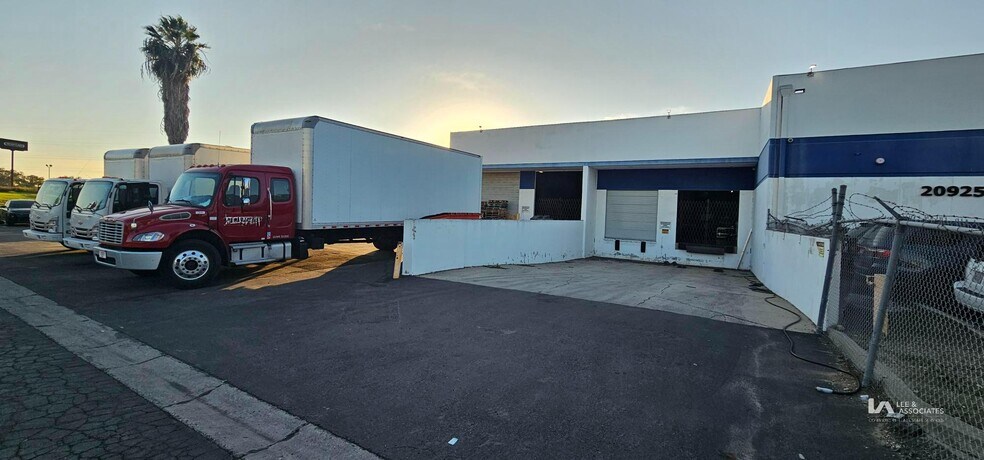 More Photos Of 20925 S Bonita St, Carson Warehouse For Lease