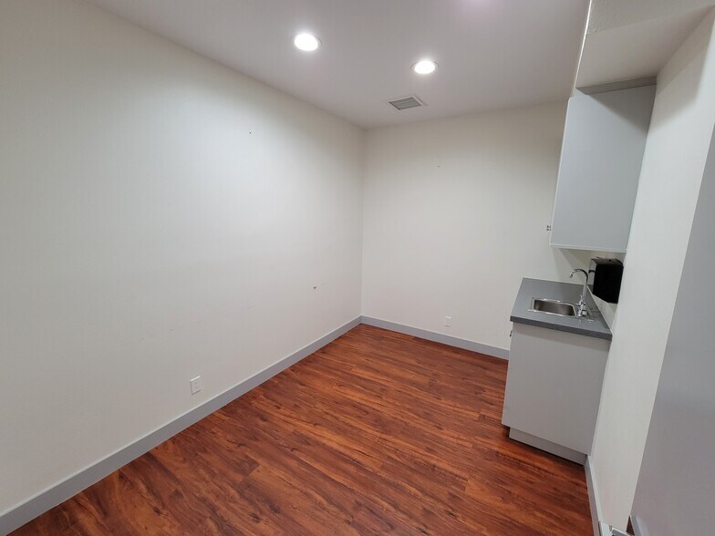 More Photos Of 3231 Waring Ct, Oceanside Medical For Sale
