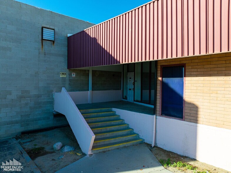 More Photos Of 45585 Commerce St, Indio Warehouse For Sale