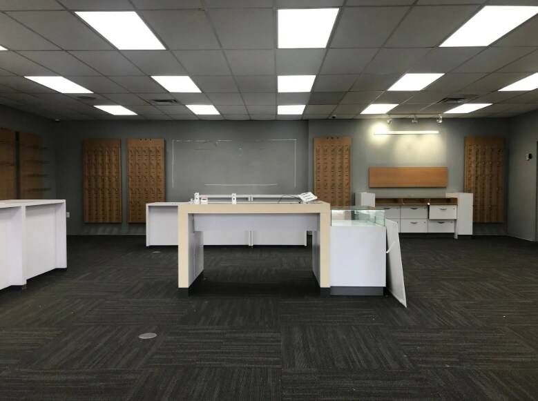 More Photos Of 320 Eureka Ave, Wyandotte Freestanding For Lease