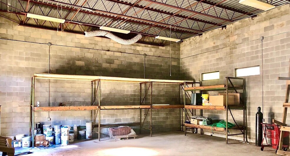 More Photos Of 4402 Emerson St, Jacksonville Warehouse For Lease