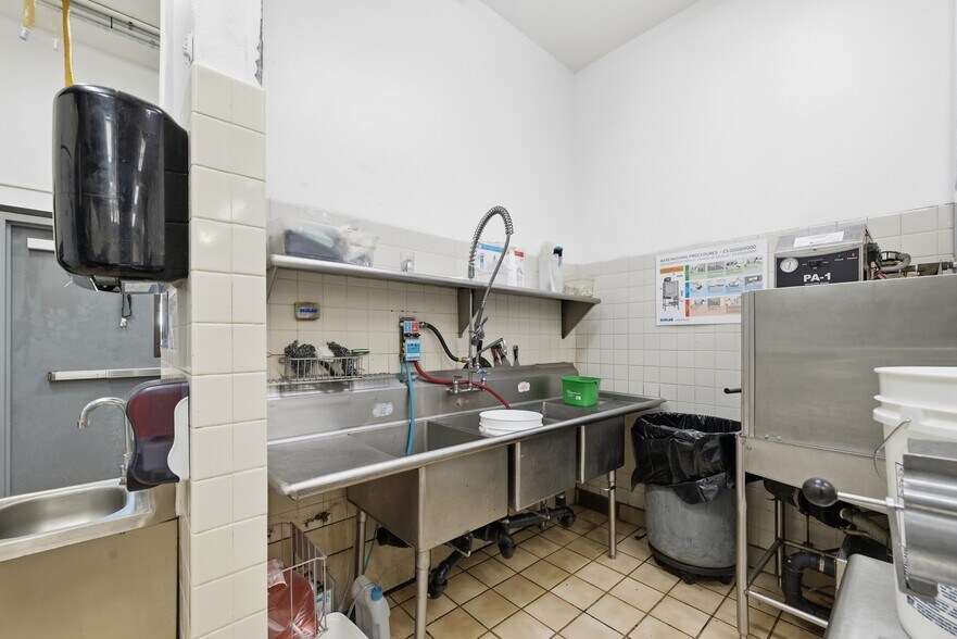 More Photos Of 47720 Or-58 Hwy, Oakridge Fast Food For Sale