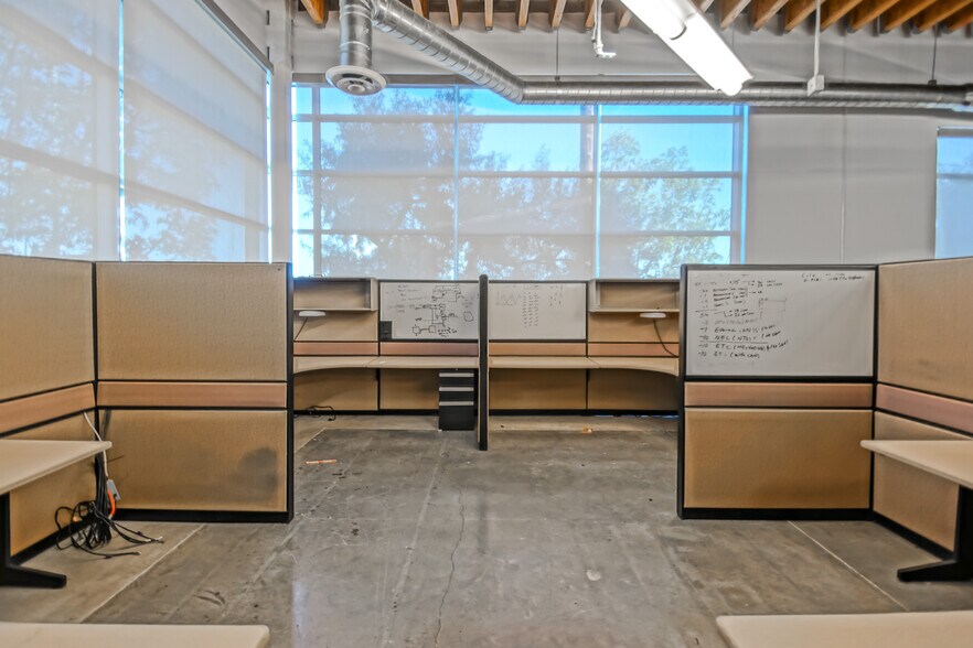 More Photos Of 887-889 N Douglas St, El Segundo Loft Creative Space For Lease