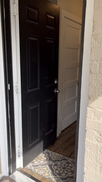 More Photos Of 313 E Charnwood St, Tyler Office For Lease