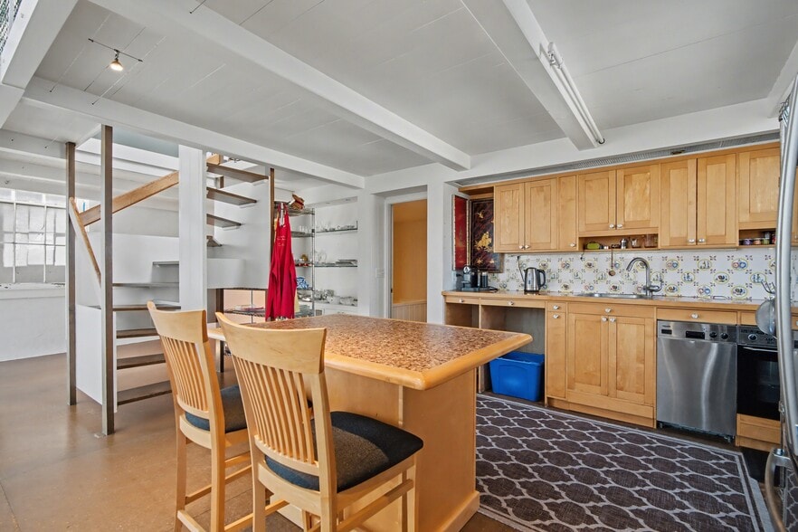 More Photos Of 145 Water St, Stonington Storefront Retail Office For Sale