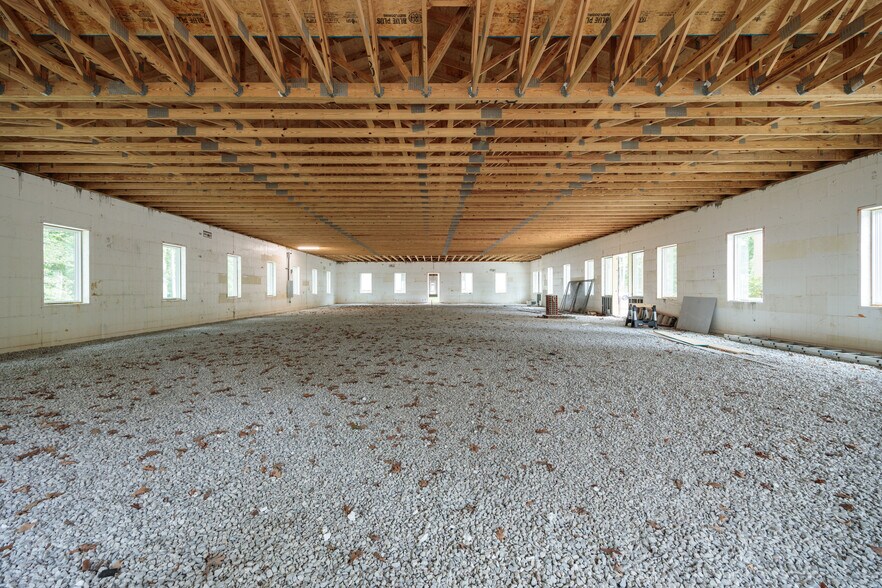 More Photos Of 12870 Patterson Ave, Richmond Office For Sale