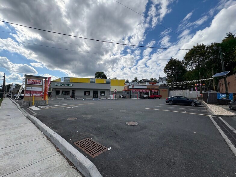 More Photos Of 84 Goffle Rd, Hawthorne General Retail For Sale