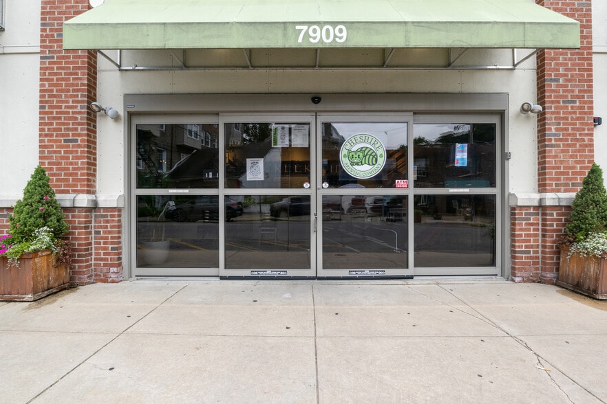 More Photos Of 7909 High School Rd, Elkins Park Restaurant For Sale