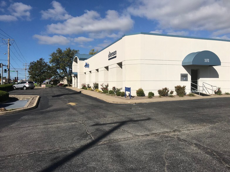 More Photos Of 801 Lincoln Hwy, Fairview Heights Office For Lease