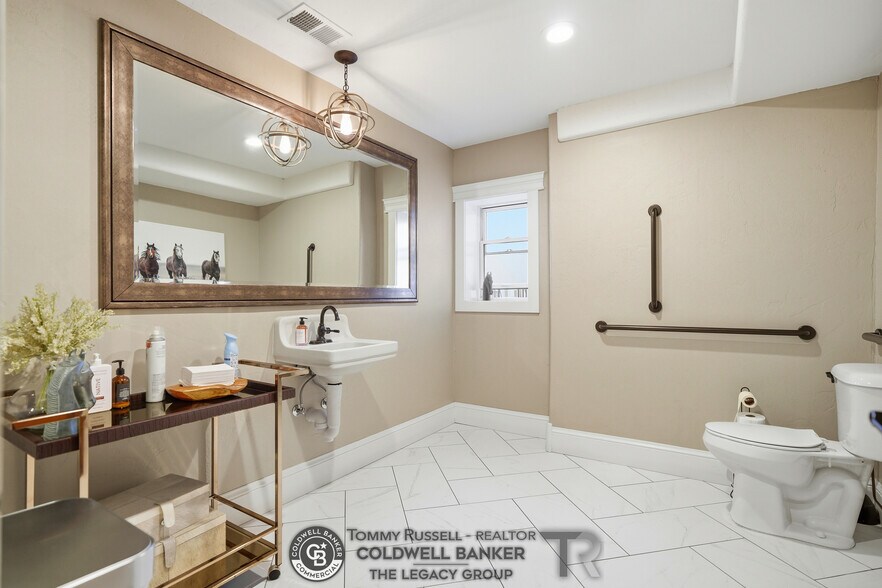 More Photos Of 259 S Center St, Casper Office For Sale