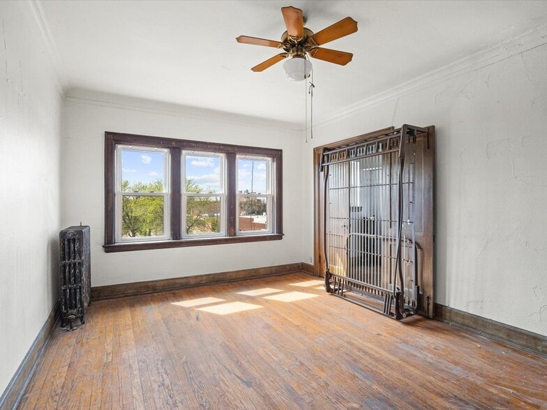 More Photos Of 204 S 6th St, Rockford Apartments For Sale