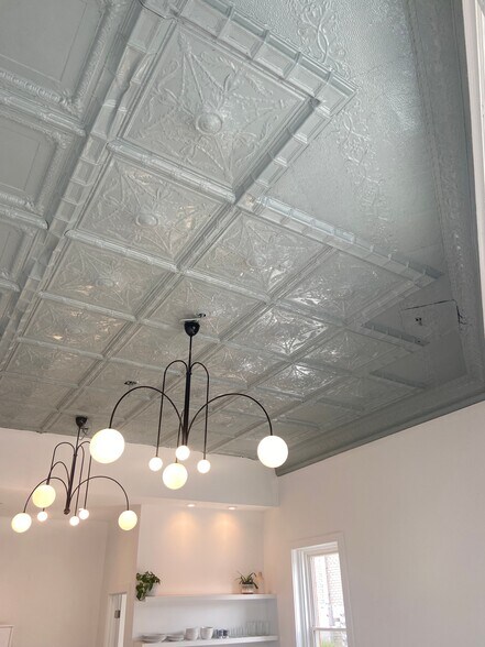 More Photos Of 305 W Pike St, Covington Storefront Retail Residential For Lease