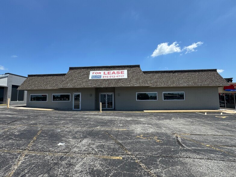 More Photos Of 12911 Us-71 Hwy, Grandview Freestanding For Lease