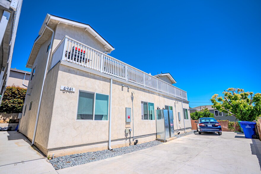 More Photos Of 6737-43 Thomson Ct, San Diego Apartments For Sale