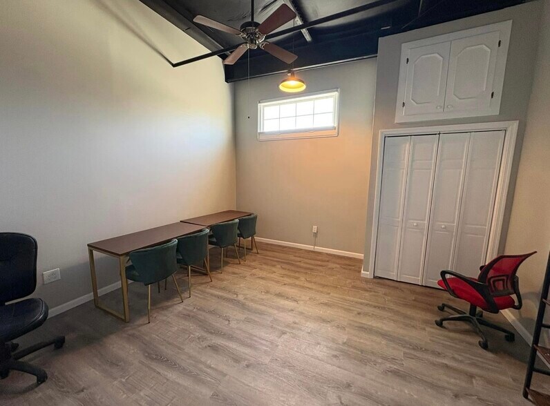 More Photos Of 300 W Jennings St, Newburgh Freestanding For Lease