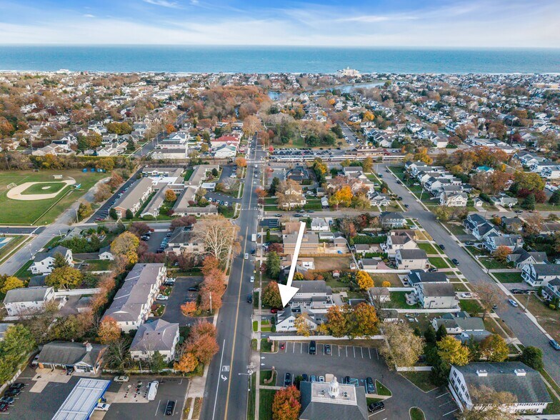 More Photos Of 613 Warren Ave, Spring Lake Office For Sale