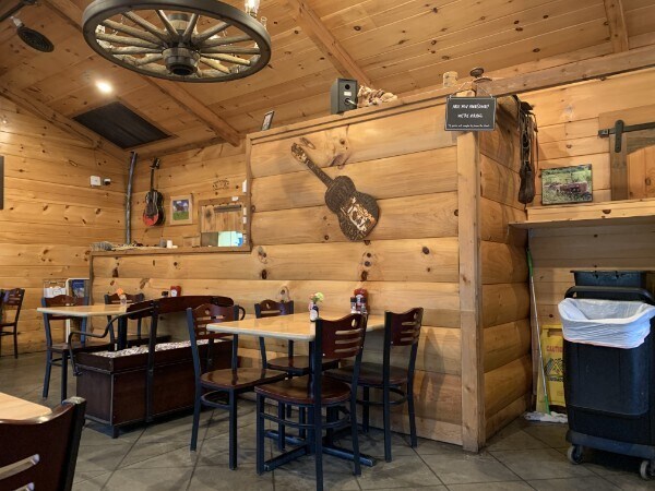 More Photos Of 601 N 1st St, Pulaski Restaurant For Sale