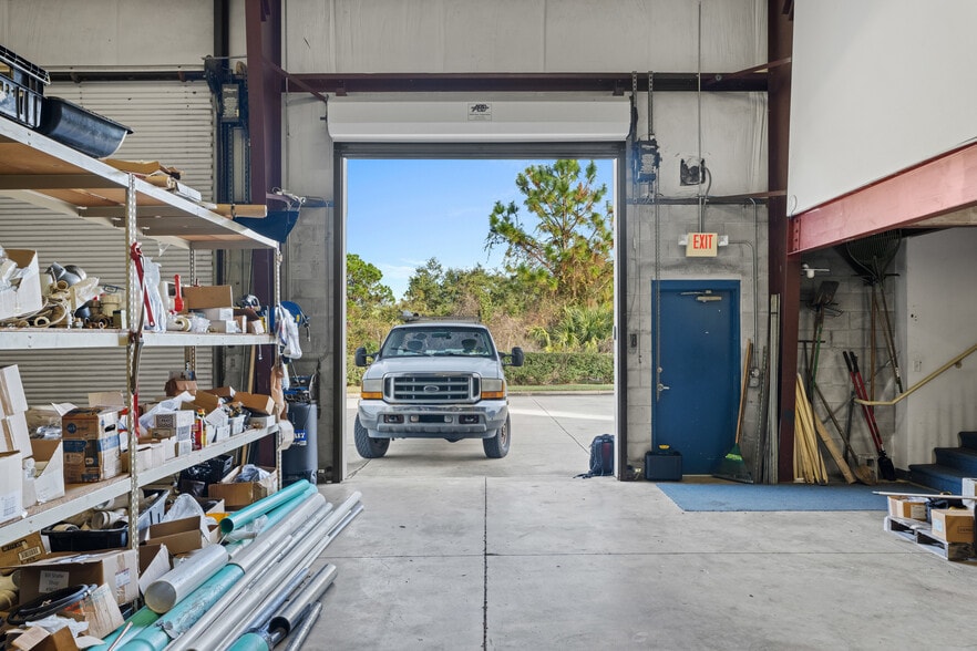 More Photos Of 4430 Eastport Pky, Port Orange Manufacturing For Sale