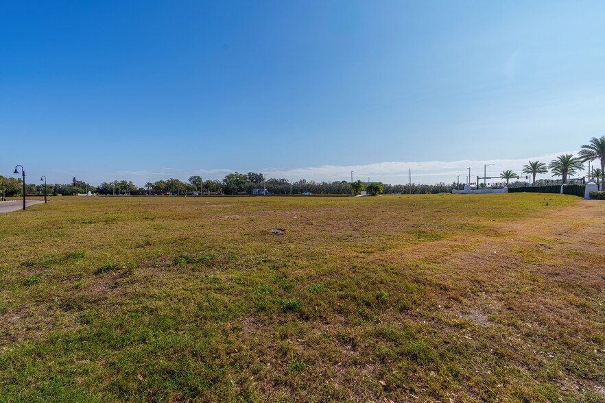 More Photos Of 1070 Maitland Blvd, Maitland Unknown For Lease