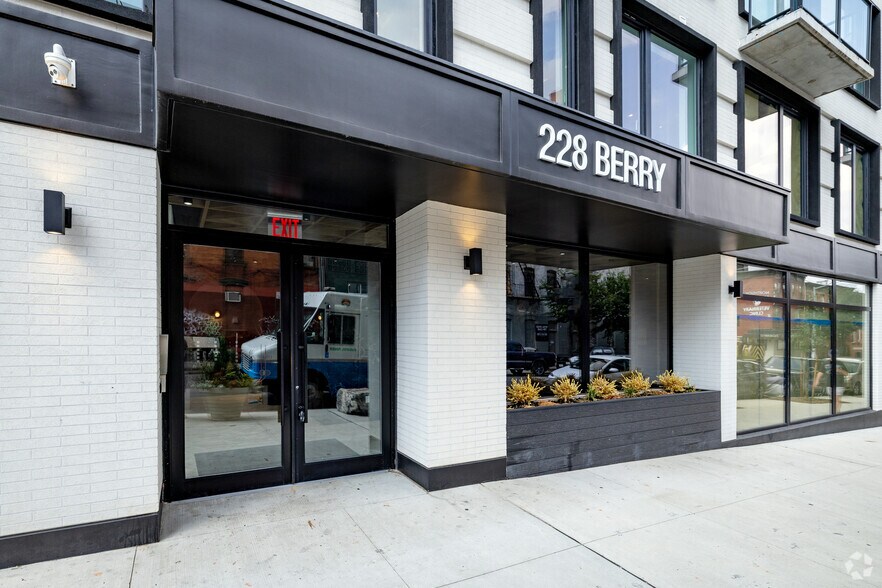 More Photos Of 228 Berry St, Brooklyn Apartments For Lease