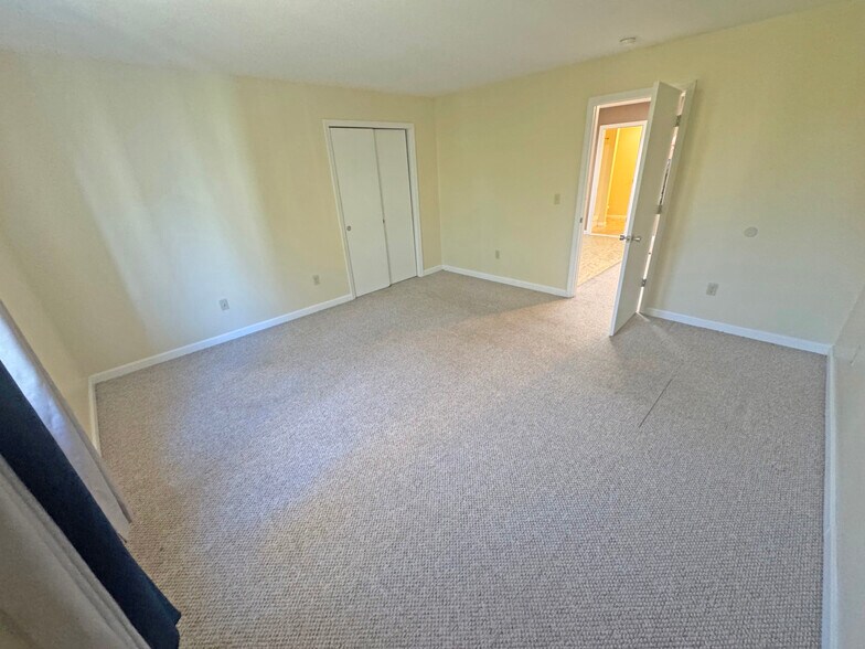 More Photos Of 191 Franklin Ave, Hartford Apartments For Sale