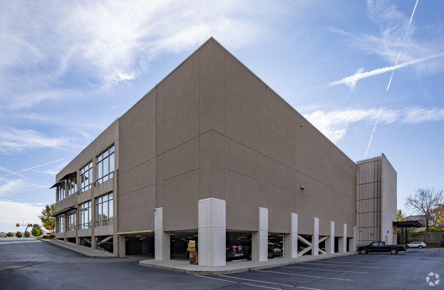 More Photos Of 7727-7865 Kenwood Rd, Cincinnati Storefront Retail Office For Lease