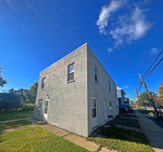 More Photos Of 301 S Ottawa St, Joliet Apartments For Sale