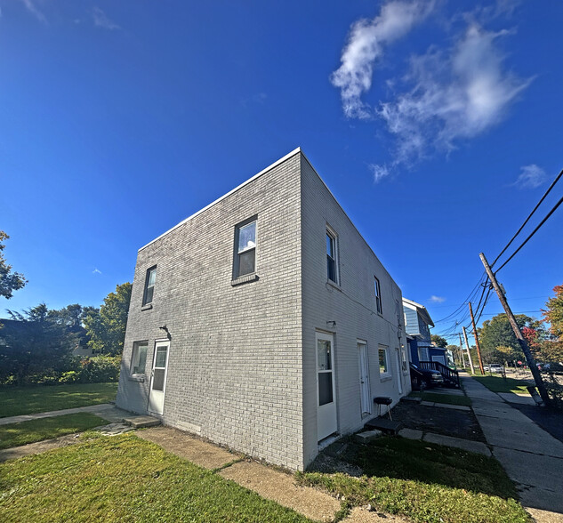 More Photos Of 301 S Ottawa St, Joliet Apartments For Sale