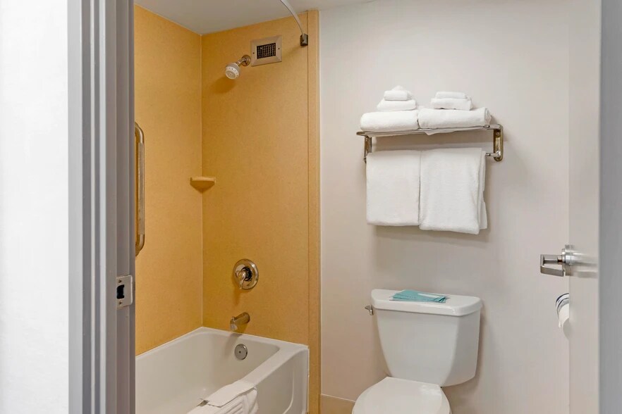 More Photos Of 110 Commerce Park Dr, Watertown Hotel For Sale