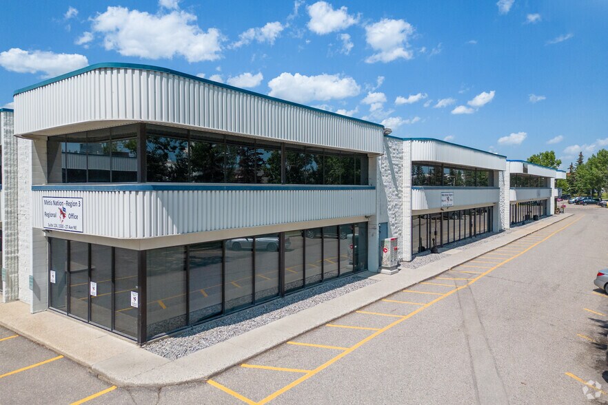 More Photos Of 1530 27th Ave NE, Calgary Light Distribution For Lease
