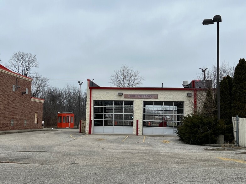 More Photos Of 560 N State Road 135, Greenwood Service Station For Lease