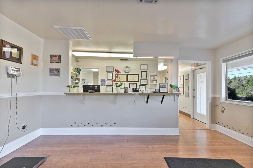 More Photos Of 382 CA-4, Murphys Office For Sale