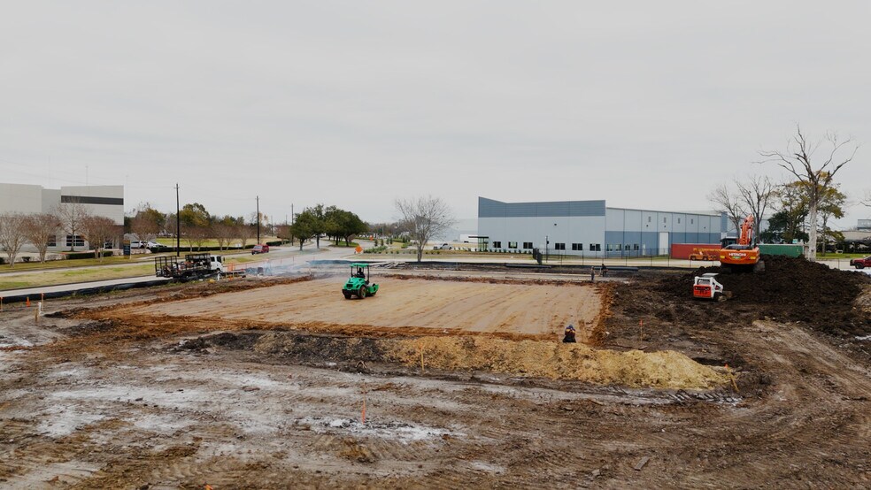 More Photos Of 13620 S Gessner Rd, Missouri City Warehouse For Lease