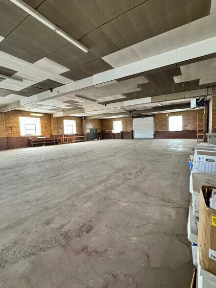 More Photos Of 1600 1st Ave NE, Austin Warehouse For Sale