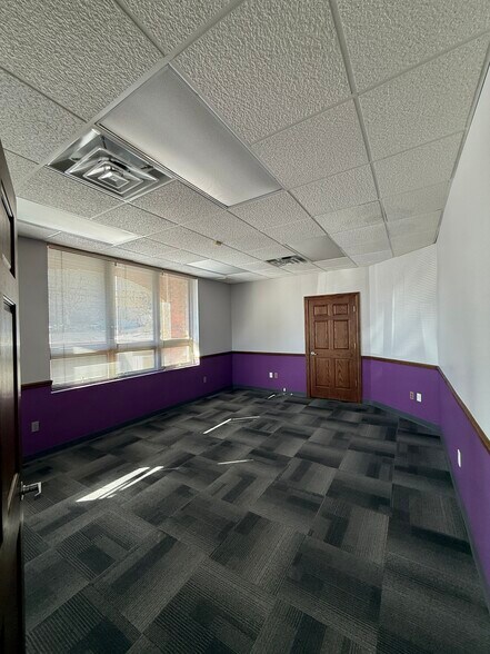 More Photos Of 1620 Country Club Rd, Valparaiso Freestanding For Lease