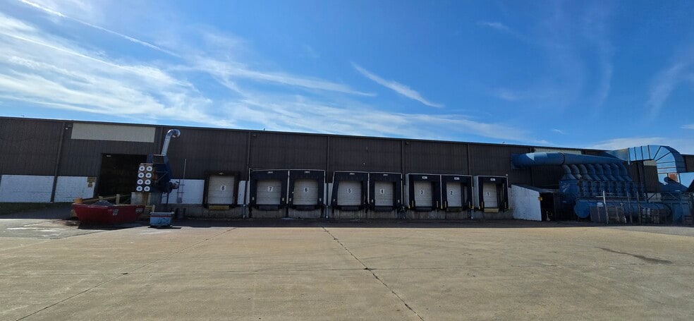 More Photos Of 18513 Euclid Ave, Cleveland Industrial For Sale
