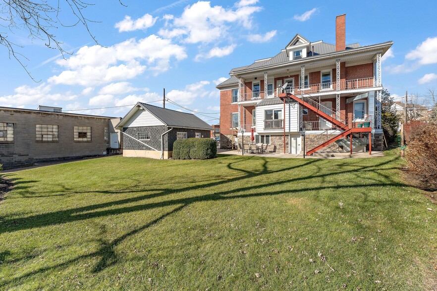 More Photos Of 106 Meyers Ave, Meyersdale Hospitality For Sale