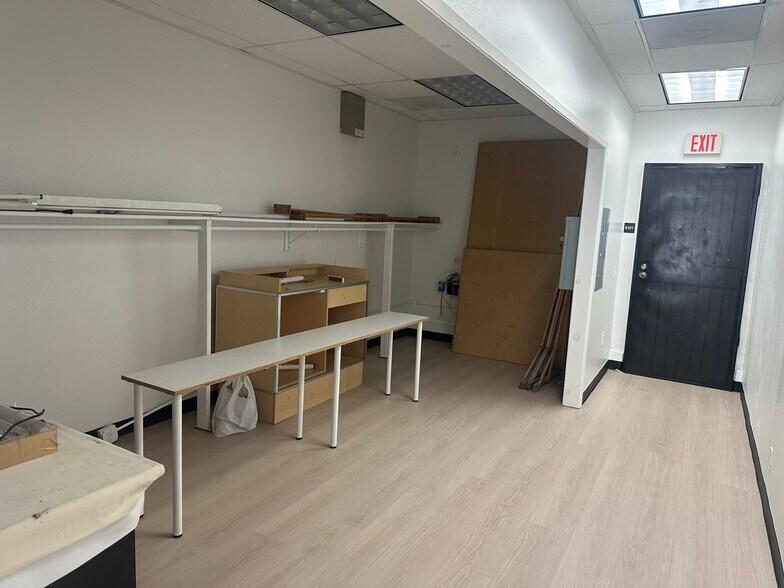 More Photos Of 555-559 W Whittier Blvd, La Habra Storefront For Lease