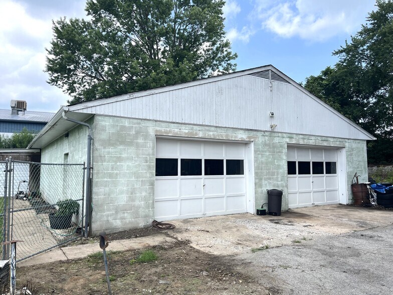 More Photos Of 135 Hanover Pike, Hampstead Flex For Sale