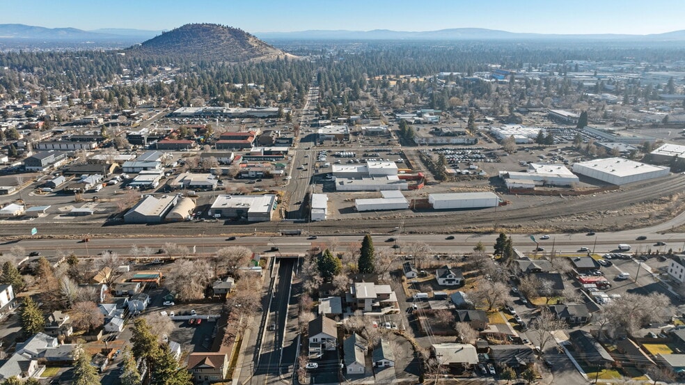 More Photos Of 15 NW Franklin Ave, Bend Office For Sale