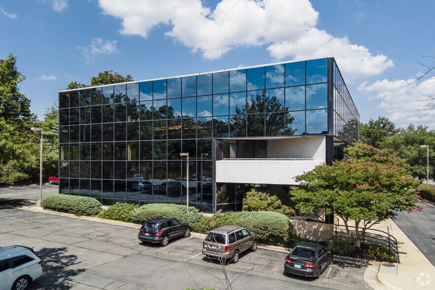 More Photos Of 5350 Shawnee Rd, Alexandria Medical For Sale