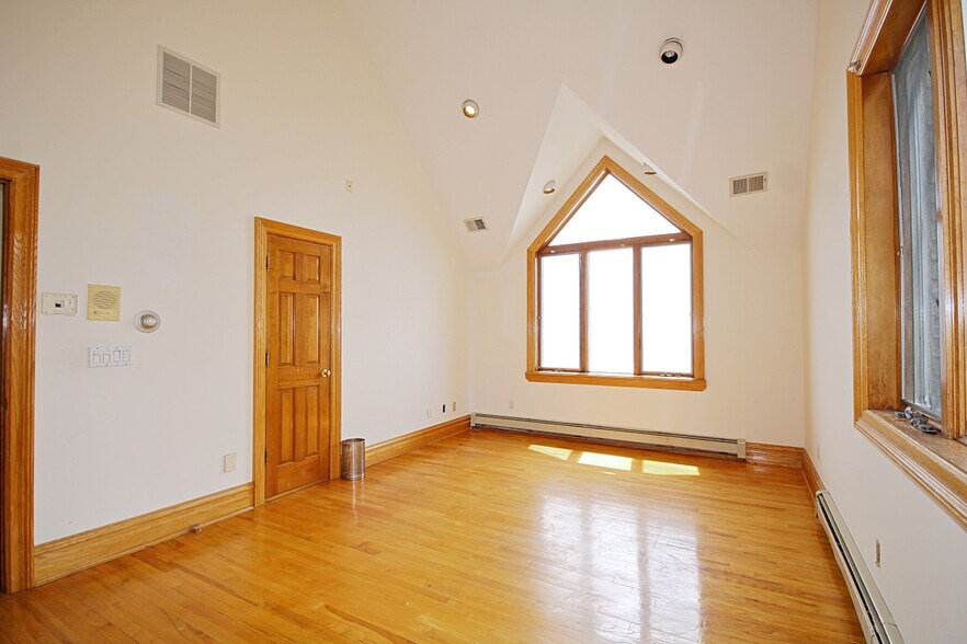 More Photos Of 161 Boardwalk Ave, Staten Island Multifamily For Sale