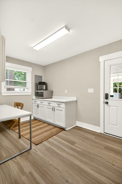 More Photos Of 1120 Central Ave, Summerville Office For Sale