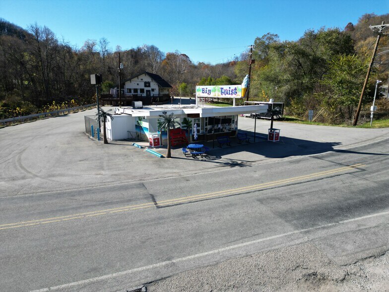 More Photos Of 2101 Douglas Run Rd, Sutersville General Retail For Lease