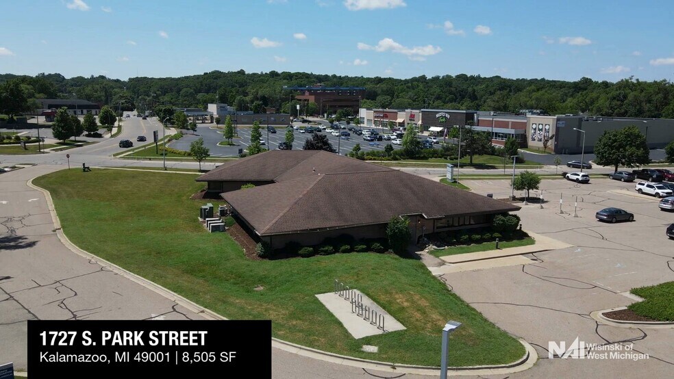 Primary Photo Of 1727 S Park St, Kalamazoo Medical For Sale